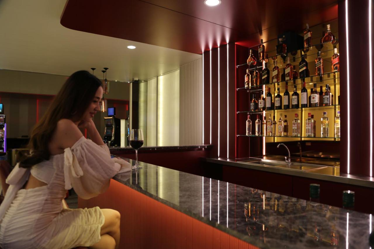 Sr Boutique Hotel Thakhek Bagian luar foto